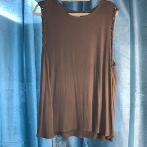 Maurice’s braided arm tank